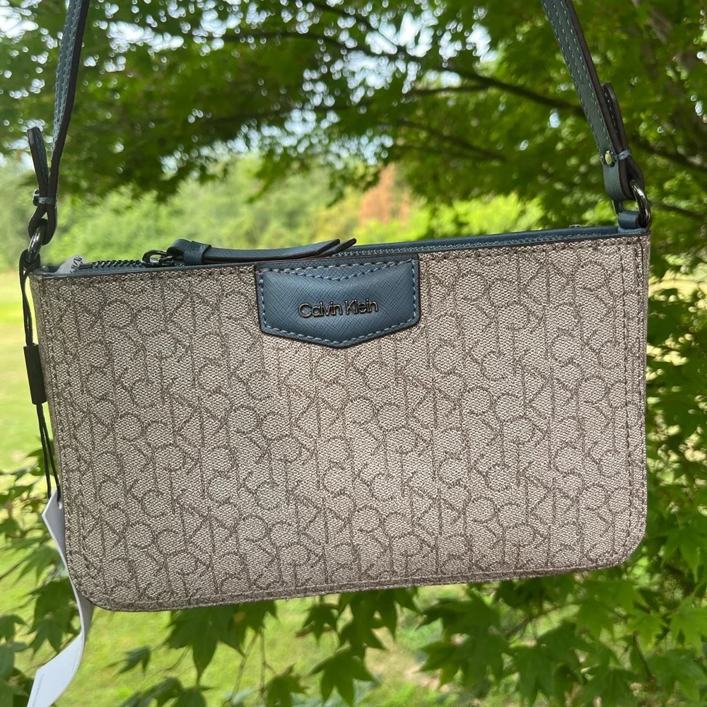 Calvin Klein Lucy Triple Compartment Shoulder Bag Blue gift‎